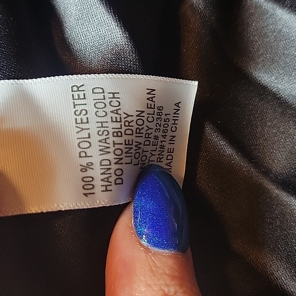 Chic Black A-Line Pleated Skirt - Picture 4 of 4